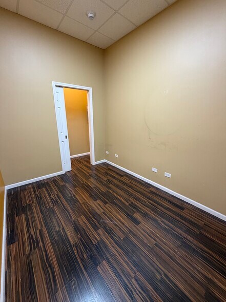 More Photos Of 9003-9025 W 151st St, Orland Park Fast Food For Lease