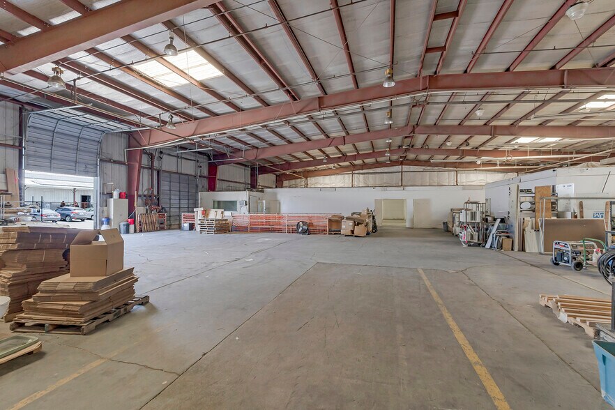 More Photos Of 651 Thunderbolt St, Chico Warehouse For Sale