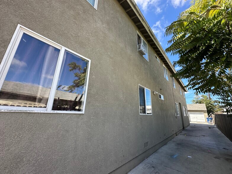 More Photos Of 9123 Orchard Ave, Los Angeles Multifamily For Sale