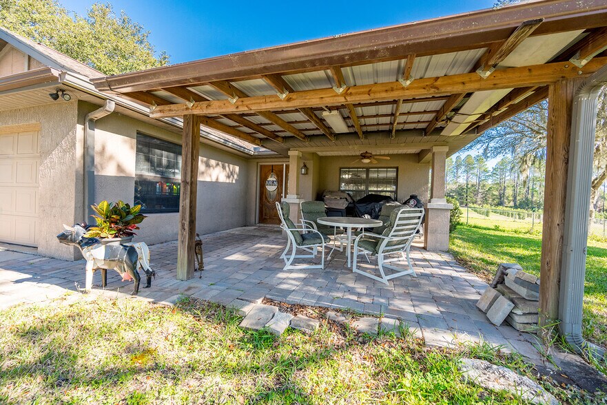 More Photos Of 16385 NW 112th Ct, Reddick Specialty For Sale