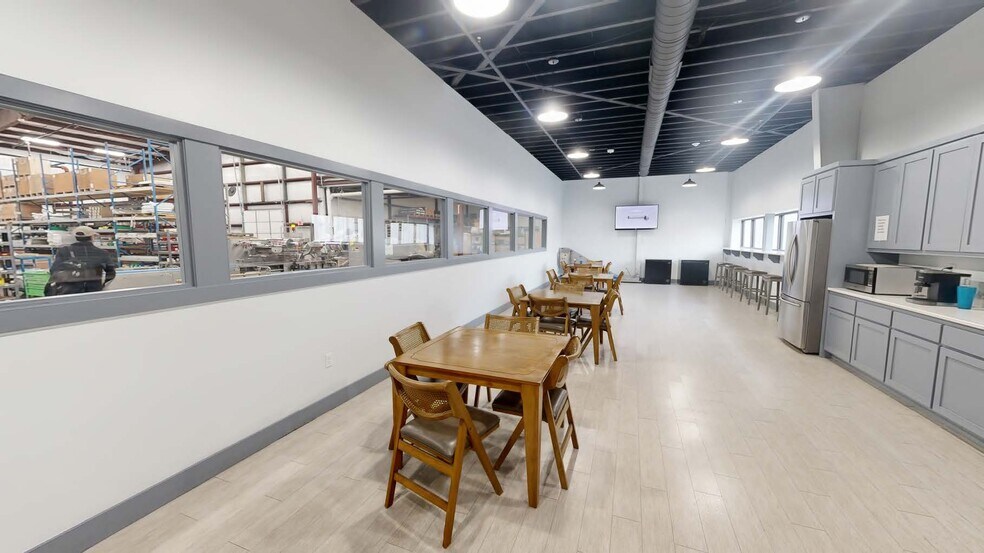 More Photos Of 2120 Town West Dr, Rogers Warehouse For Sale