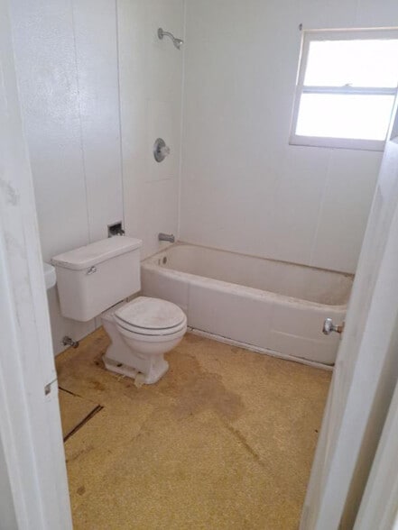 More Photos Of 435 9th St, Lovelock Hotel For Sale