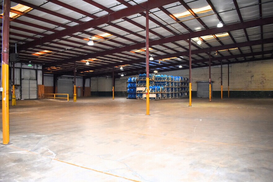 More Photos Of 50-100 Fowler St, Montgomery Warehouse For Lease