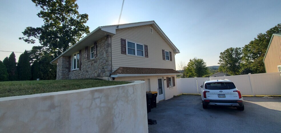 More Photos Of 1177 Route 100, Bechtelsville Specialty For Sale