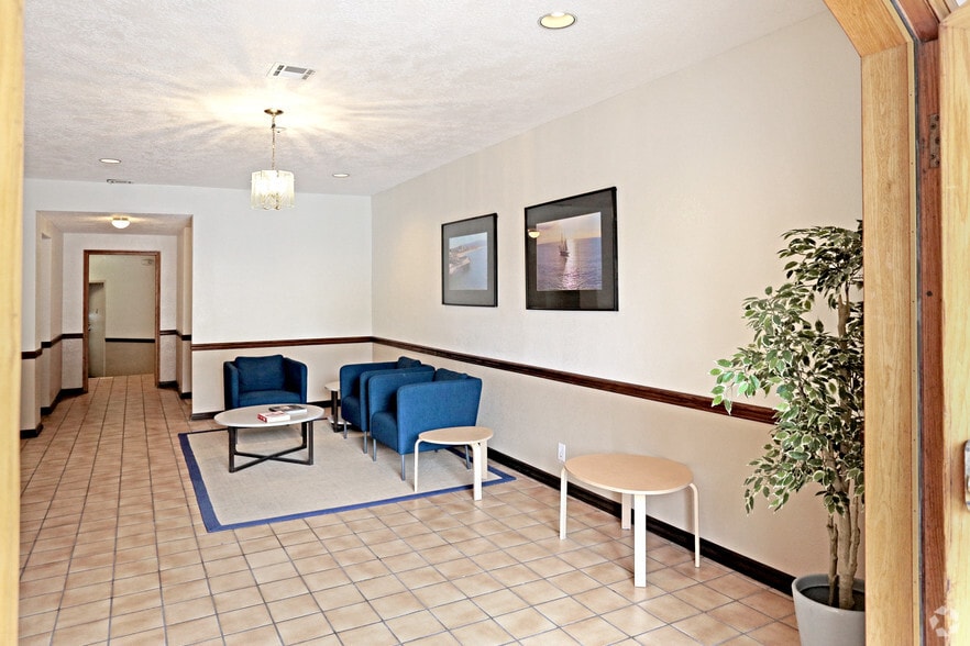 More Photos Of 112-114 S Catalina Ave, Redondo Beach Office For Lease