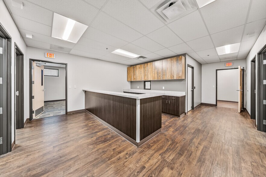 More Photos Of 2166 NW Vine St, Grants Pass Medical For Sale