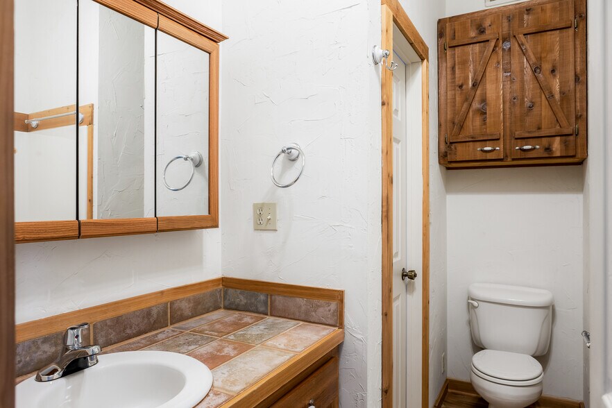 More Photos Of 9695 US-290 Hwy, Hye Land For Sale