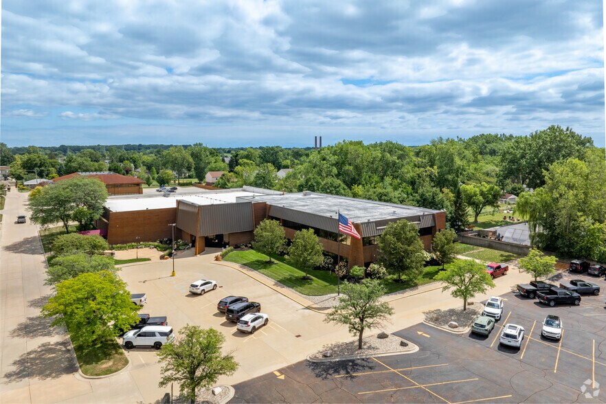 More Photos Of 876 Horace Brown Dr, Madison Heights Office For Sale