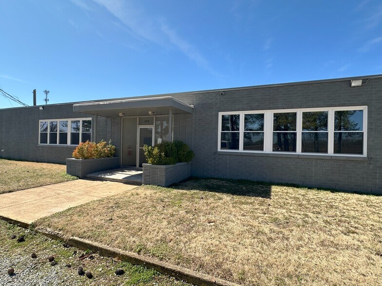 More Photos Of 1313 Frazier St, Athens Warehouse For Sale