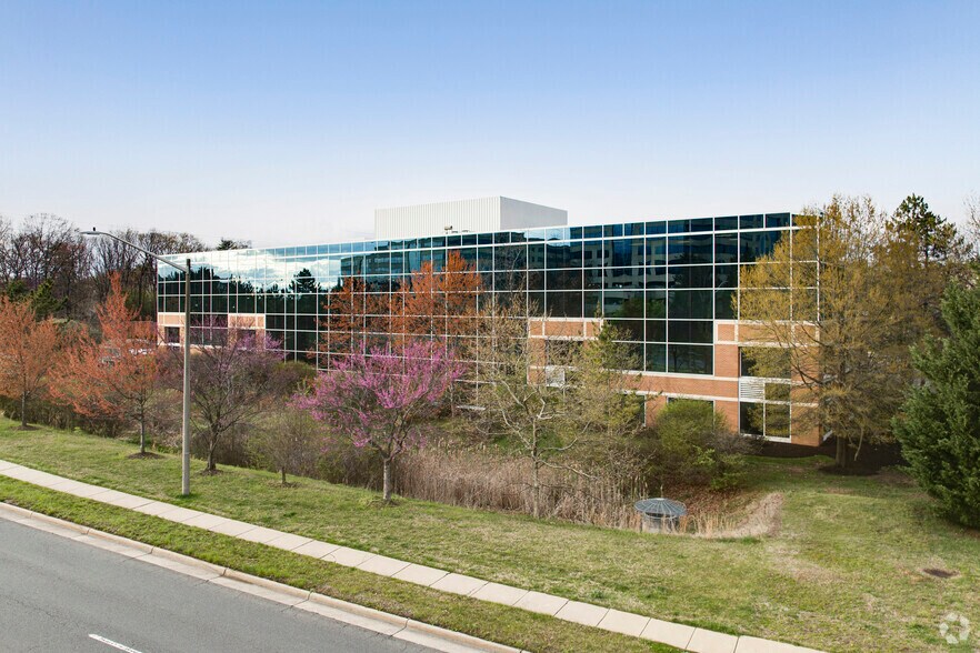 More Photos Of 205 Van Buren St, Herndon Office For Lease