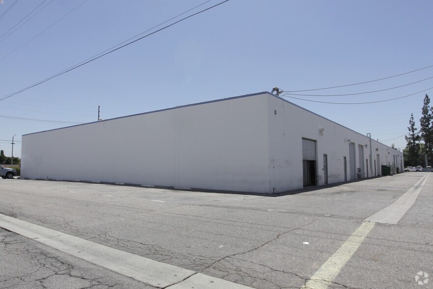 More Photos Of 9701-9729 Lurline Ave, Chatsworth Warehouse For Lease