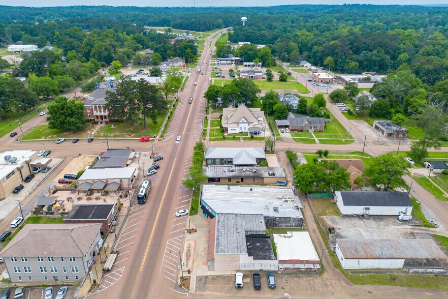 More Photos Of 309 Main St, Collins Office For Sale