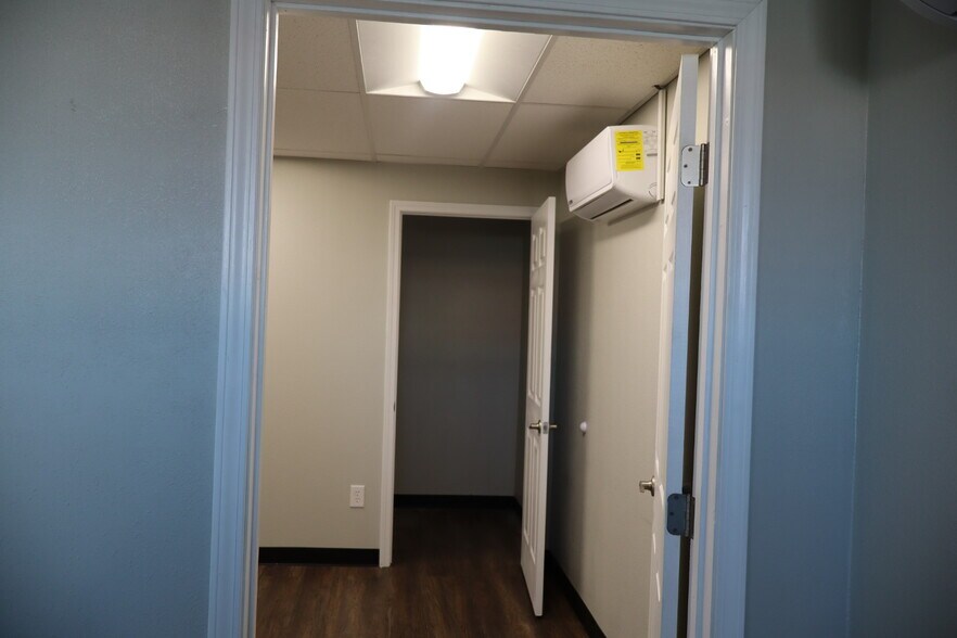 More Photos Of 6911 Doniphan Dr, El Paso Office For Lease