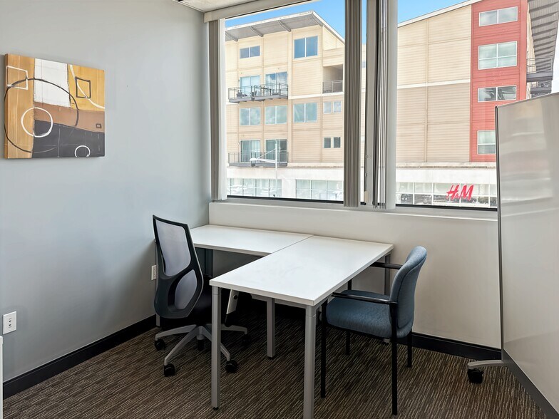 More Photos Of 11200 Broadway St, Pearland Coworking Space