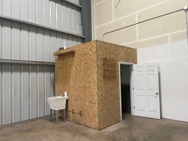 More Photos Of 5681 Crater Lake Hwy, Central Point Warehouse For Lease