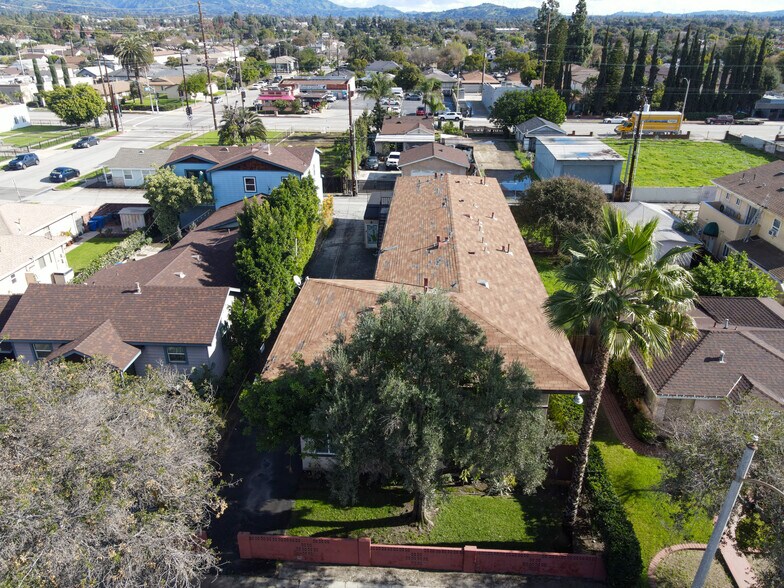Primary Photo Of 236 N San Gabriel Ave, Azusa Apartments For Sale