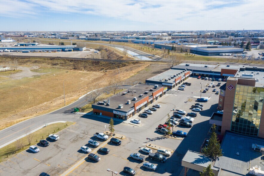 More Photos Of 2102-2130 Glenmore Crt SE, Calgary Convenience Store For Lease