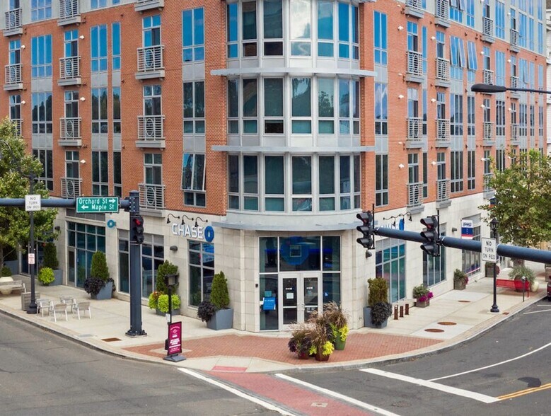 More Photos Of 515 West Ave, Norwalk Unknown For Lease
