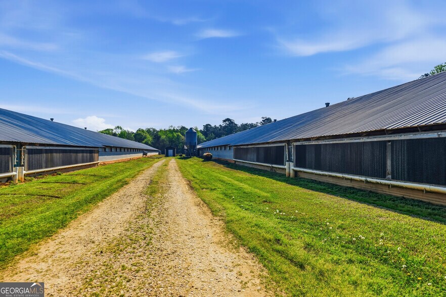 More Photos Of 125 Walker Gresham Rd, Stephens Warehouse For Sale