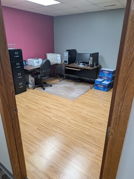 More Photos Of 2615 Rainbow Dr, Cedar Falls Coworking Space
