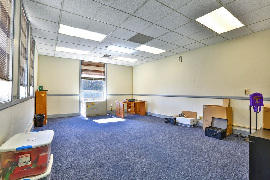 More Photos Of 1 W Campbell Ave, Campbell Office For Lease