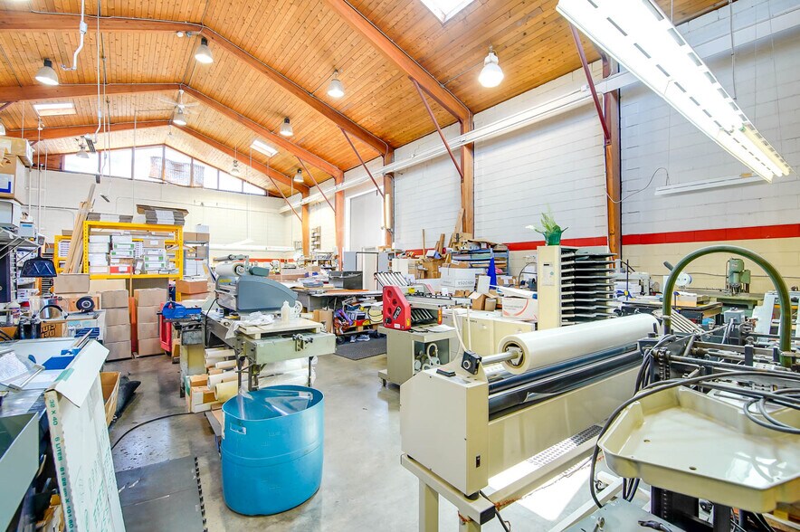 More Photos Of 4918 Napier St, Port Alberni Flex For Sale