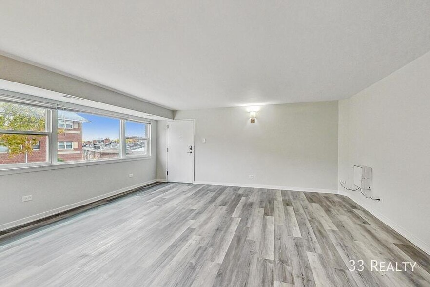 More Photos Of 501-551 W Euclid Ave, Arlington Heights Apartments For Sale