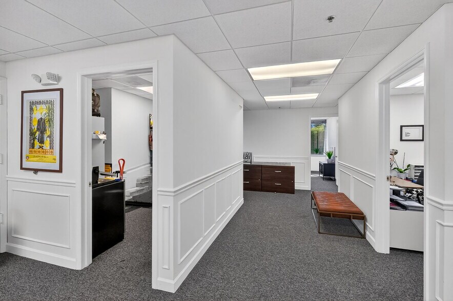 More Photos Of 2121 SW 3rd Ave, Miami Office For Lease