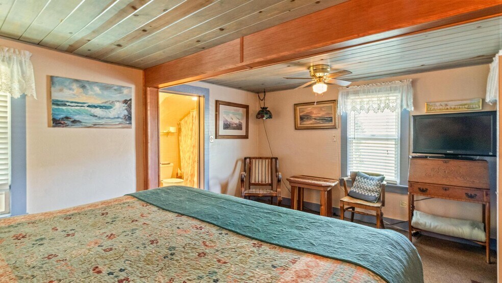 More Photos Of 295 N Main St, Glendale Hospitality For Sale