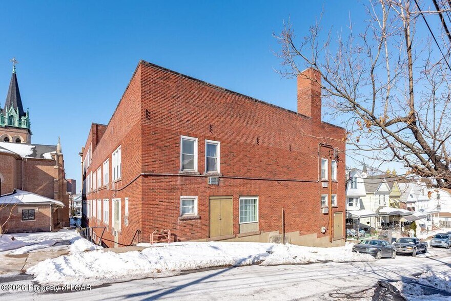 More Photos Of 611 N Main St, Plains Apartments For Sale