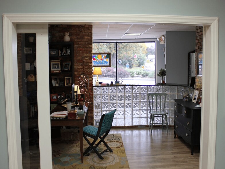 More Photos Of 1282 Pendleton St, Greenville Office For Lease