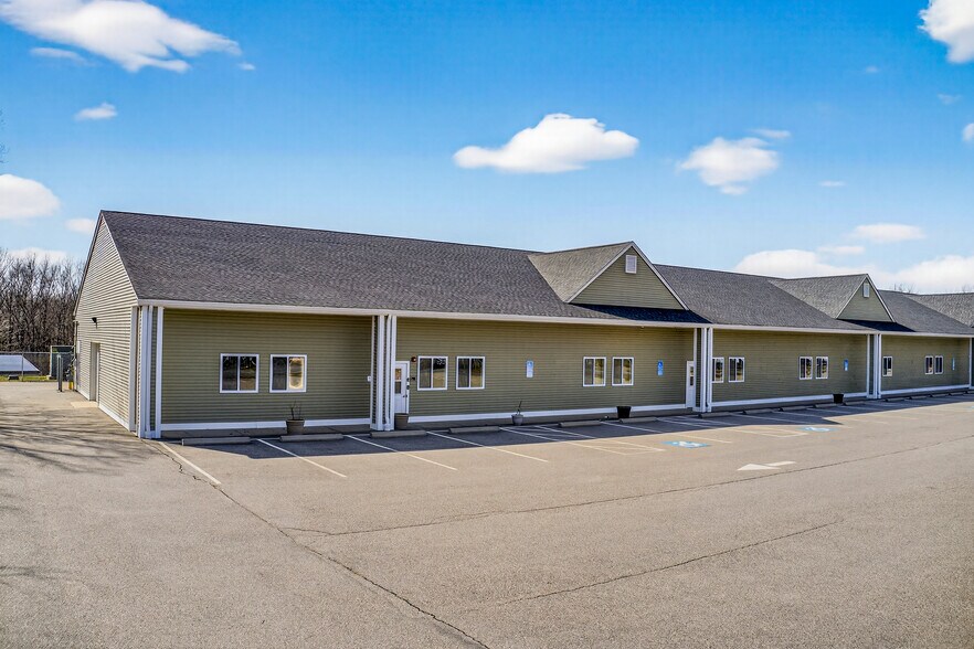 More Photos Of 430 Chapel Hill Rd, Oakdale Freestanding For Lease