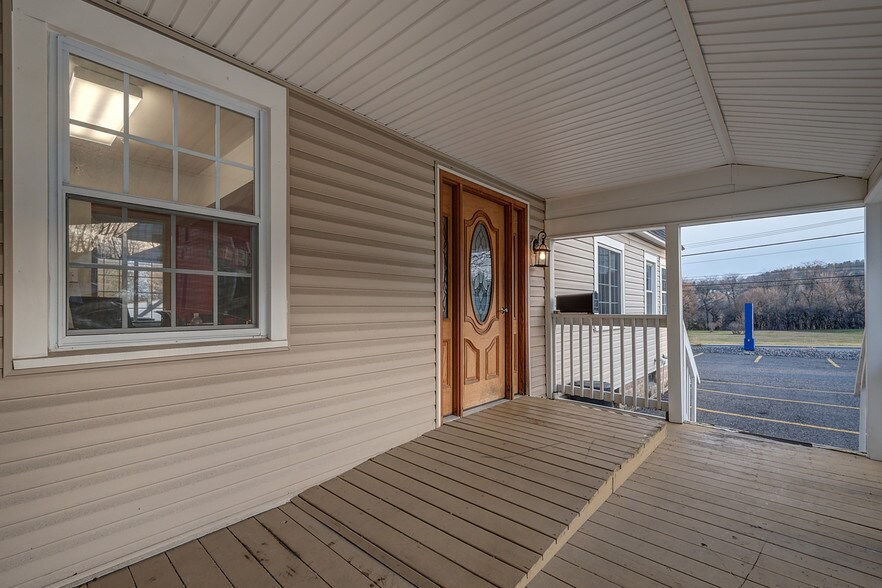 More Photos Of 4902 W Genesee St, Camillus Office For Sale