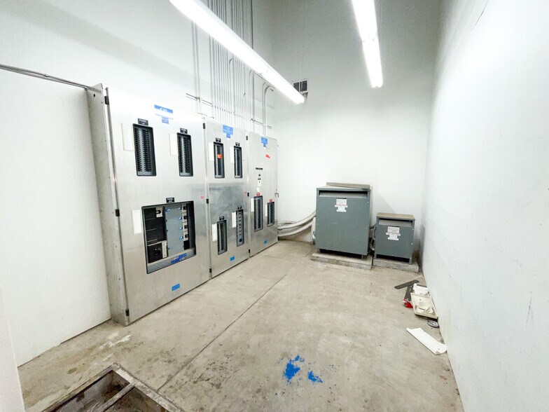 More Photos Of 5916 W Loop 289, Lubbock Freestanding For Lease