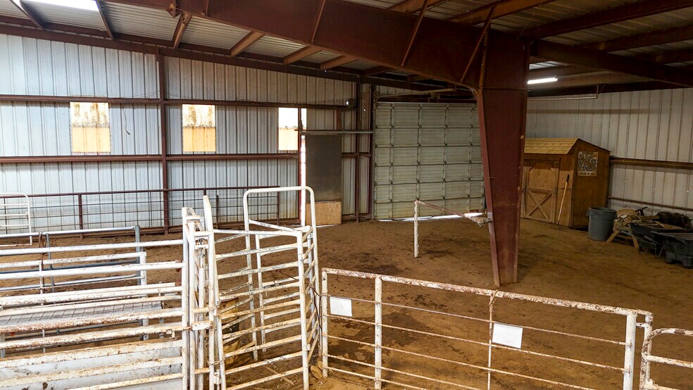 More Photos Of 99 Stacks Dr, Damascus Horse Stables For Sale