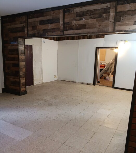 More Photos Of 101 E Carson St, San Antonio Restaurant For Sale