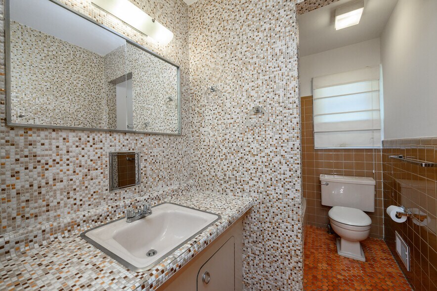 More Photos Of 373 Ford Ave, Fords Medical For Sale