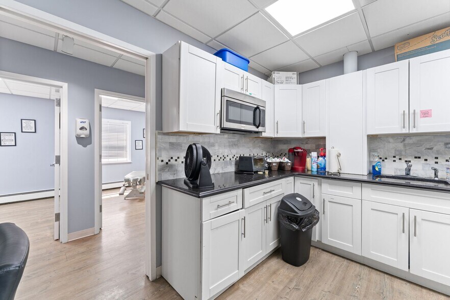 More Photos Of 1115 Clifton Ave, Clifton Medical For Lease