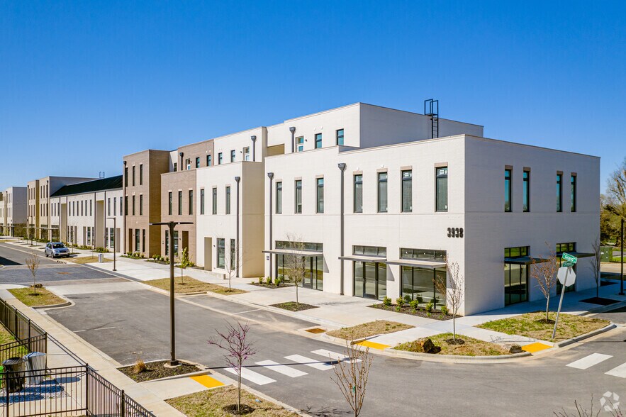 More Photos Of 5100 W Park Dr, Rogers Unknown For Lease