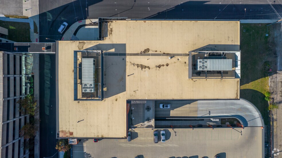 More Photos Of 775 W Broad St, Columbus Medical For Lease