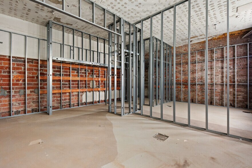 More Photos Of 200 S Green St, Georgetown Loft Creative Space For Sale