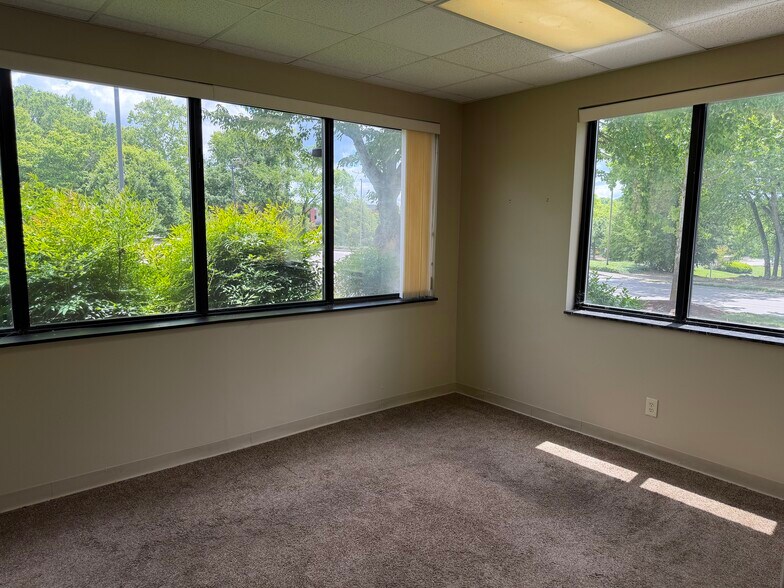 More Photos Of 5400 Maryland Way, Brentwood Office For Lease
