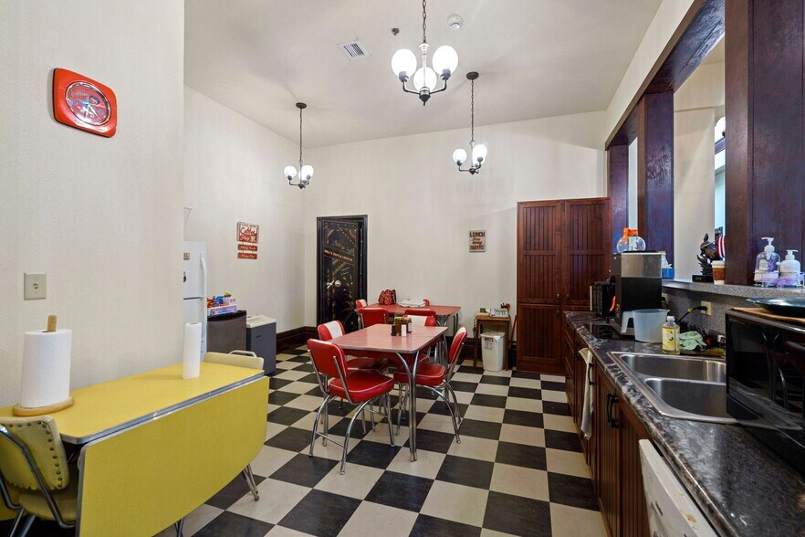 More Photos Of 216 W Lincolnway, Cheyenne Storefront Retail Office For Sale