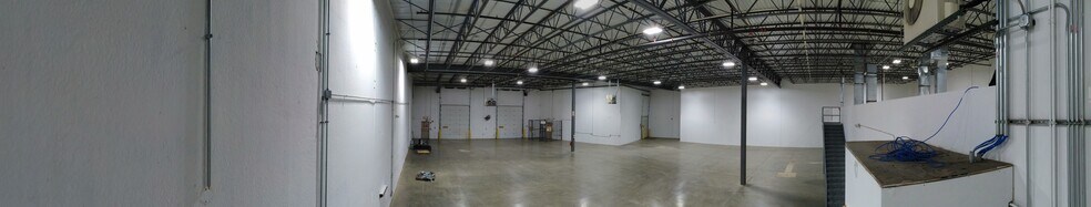 More Photos Of 1601-1627 Rock Creek Blvd, Joliet Distribution For Lease