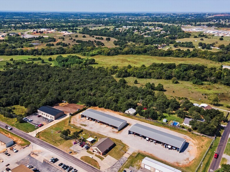 More Photos Of 801 S Tyler Ave, Blanchard Office For Sale