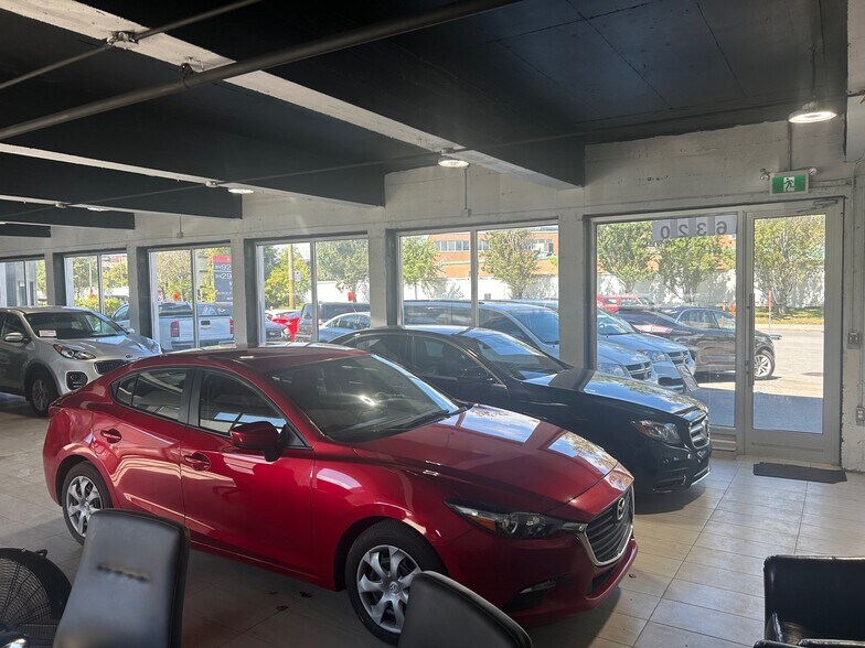 More Photos Of 6320 Rue Saint-Jacques, Montréal General Retail For Sale