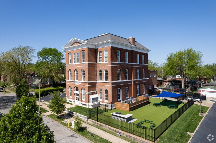 More Photos Of 8221 Minnesota Ave, Saint Louis Coworking Space