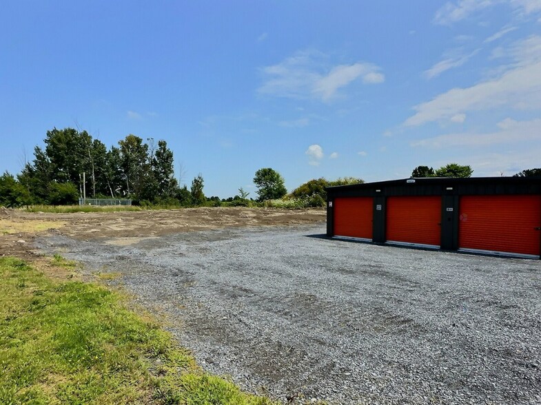 More Photos Of 2015 Ch Ridge, Huntingdon Warehouse For Sale