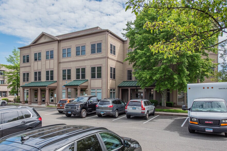 More Photos Of 464 Heritage Rd, Southbury Medical For Lease