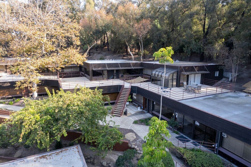 More Photos Of 29350 Pacific Coast Hwy, Malibu Office For Sale